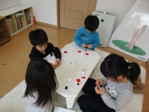 たくさんのお子さん達と雪だるま作り♪ 